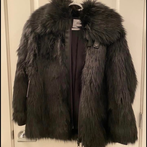 BNWT Aritzia Tribeca Faux fur coat - Picture 3 of 4
